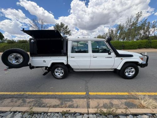 Pre-owned Toyota Toyota Landcruiser V8 Diesel for sale in 