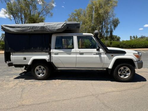 Toyota Toyota Land Cruiser V8 Diesel Camper in Namibia