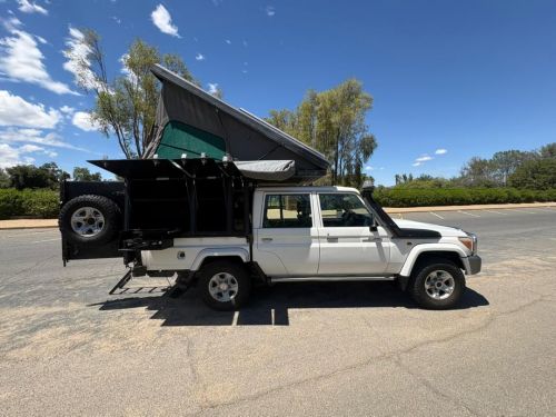 Toyota Toyota Land Cruiser V8 Diesel Camper in Namibia