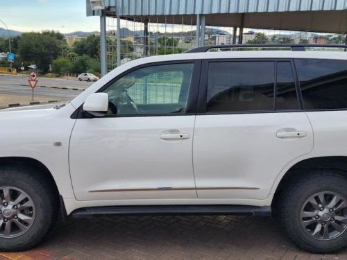 Toyota Land Cruiser 200 V8 TD VX A/T in Namibia