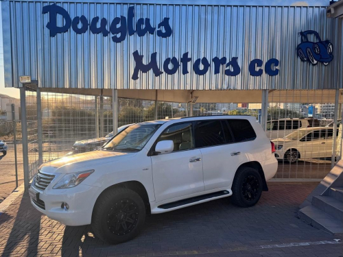 Used Toyota Land Cruiser 200 VX V8 4.7 Petrol 4x4 for sale in Windhoek