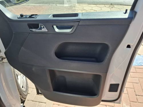 Volkswagen T5 Caravelle 2.0 BiTDi DSG 4MOT in Namibia