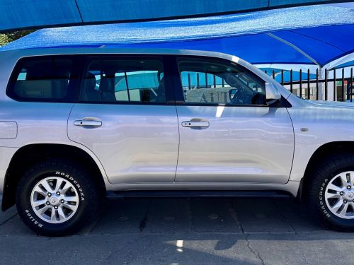 Toyota Landcruiser 200 4.5 V8 VX in Namibia