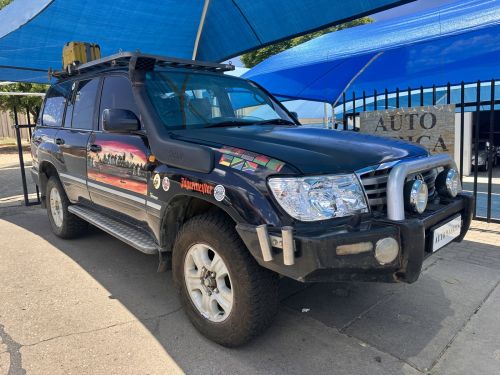 Toyota Landcruiser 4.2 VX TDi Auto 100 Series 24 Valve in Namibia