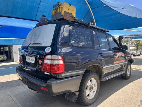 Toyota Landcruiser 4.2 VX TDi Auto 100 Series 24 Valve in Namibia
