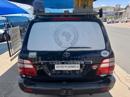 Toyota Landcruiser 4.2 VX TDi Auto 100 Series 24 Valve in Namibia