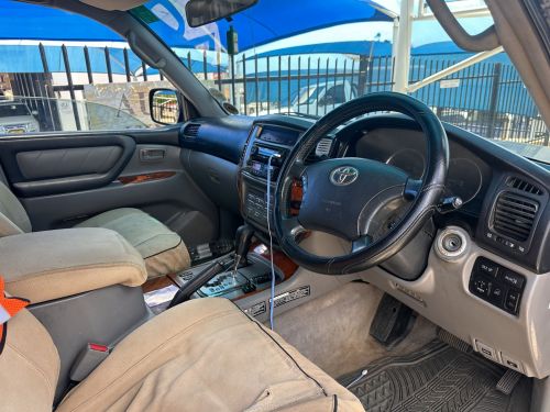 Toyota Landcruiser 4.2 VX TDi Auto 100 Series 24 Valve in Namibia