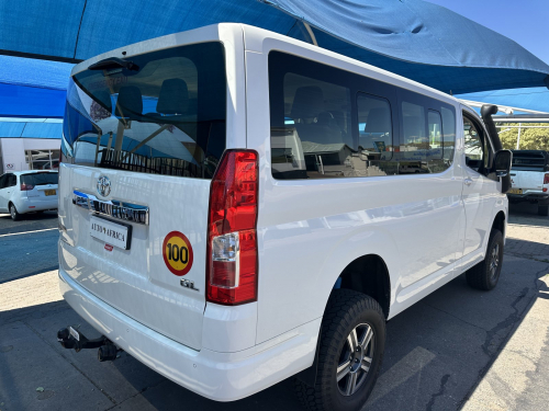 Toyota Quantum 2.8 GL Manual 4x4 11 Seater in Namibia