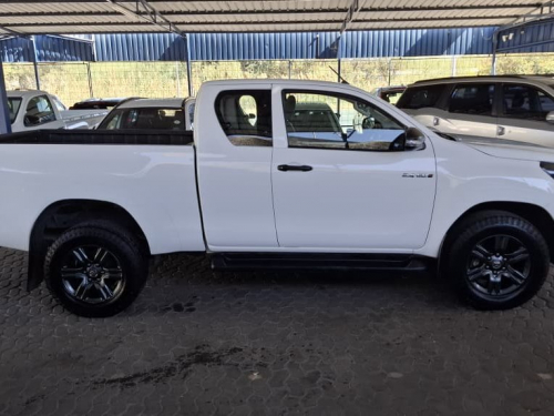 Toyota HILUX 2.4 GD6 RAIDER 4X2 EXT/CAB in Namibia