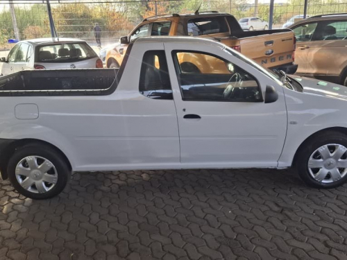 Nissan NP200 1.6 A/CON in Namibia