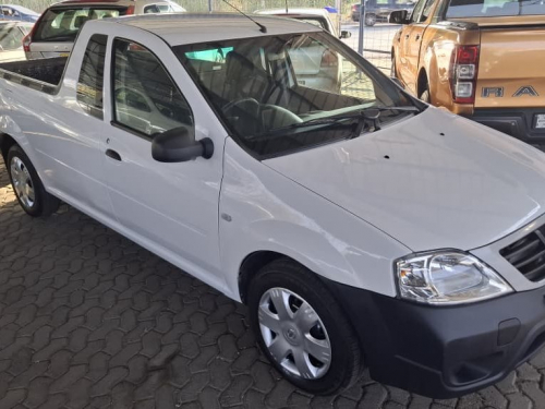 Nissan NP200 1.6 A/CON in Namibia
