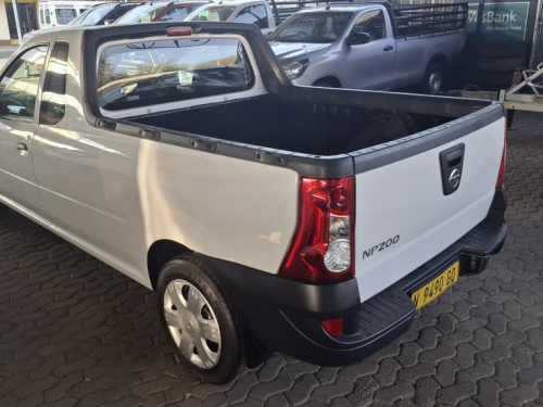 Nissan NP200 1.6 A/CON in Namibia