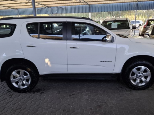 Chevrolet TRAILBLAZER 2.8 4X4 AUTO in Namibia