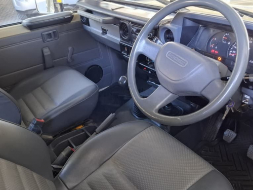 Toyota LANDCRUISER 4.5 EFI 11 SEATER TOURIST TRANSPORTER in Namibia