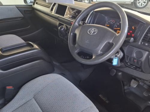 Toyota QUANTUM 2.5 D4D GL 14 SEATER in Namibia