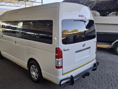 Toyota QUANTUM 2.5 D4D GL 14 SEATER in Namibia