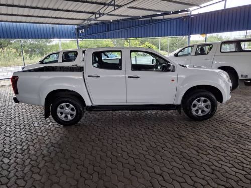 Pre-owned Isuzu KB250 D-TEQ D/CAB 4X4 MAN for sale in 