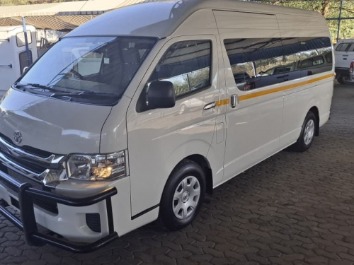 Toyota QUANTUM 2.5 D4D 14 SEATER GL in Namibia