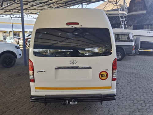 Toyota QUANTUM 2.5 D4D 14 SEATER GL in Namibia