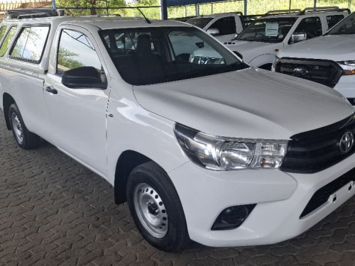Used Toyota HILUX 2000 VVTI A/CON for sale in Windhoek