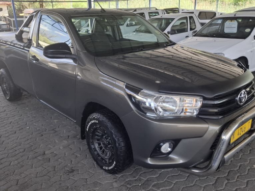Toyota HILUX 2000 VVTI A/CON in Namibia