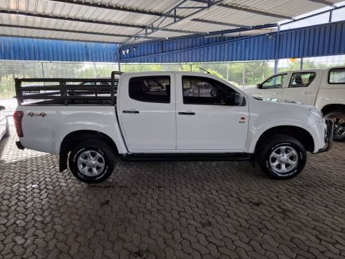 Pre-owned Isuzu D-MAX 250 HI-RIDER 4X4 D/CAB MAN for sale in 