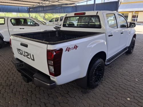 Isuzu D-MAX 2.5 D/CAB 4X4 HI-RIDER in Namibia
