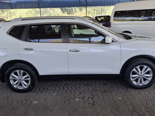 Nissan X-TRAIL 2.5 4X4 in Namibia