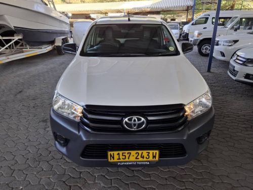 Toyota HILUX 2000 VVTI A/CON CANOPY in Namibia