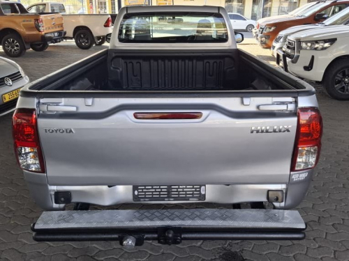Toyota HILUX 2000 VVTI A/CON LWB S/CAB in Namibia