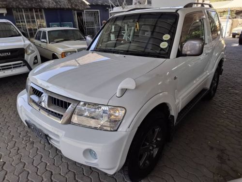 Mitsubishi PAJERO 3.8 V6 SWB AUTO in Namibia
