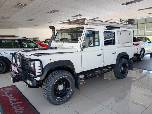 Land Rover Defender 300D 4x4 in Namibia