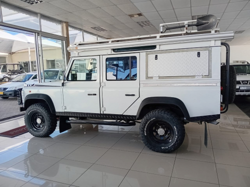 Land Rover Defender 300D 4x4 in Namibia