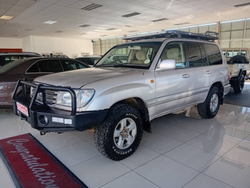 Toyota Landcruiser 4.7v8 A/t 4x4 in Namibia
