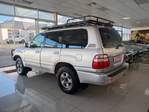 Toyota Landcruiser 4.7v8 A/t 4x4 in Namibia