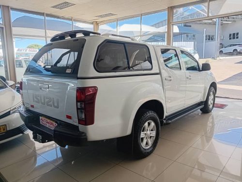 Isuzu KB 240 D/c 4x4 LS in Namibia