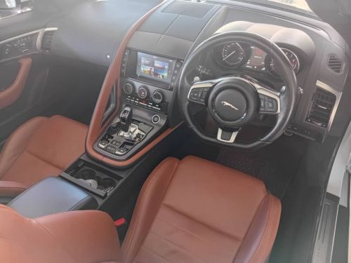 Jaguar F-Type 2.0i Convertible R-Dynamic 221kw in Namibia