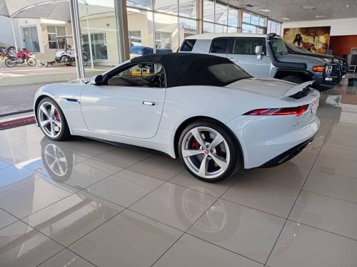 Jaguar F-Type 2.0i Convertible R-Dynamic 221kw in Namibia