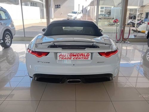 Jaguar F-Type 2.0i Convertible R-Dynamic 221kw in Namibia