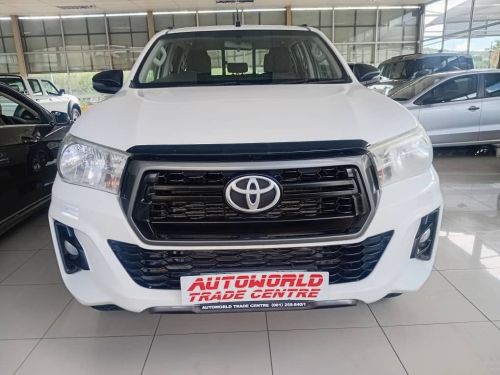 Toyota Hilux 2.4GD6 D/c A/t 4x4 in Namibia