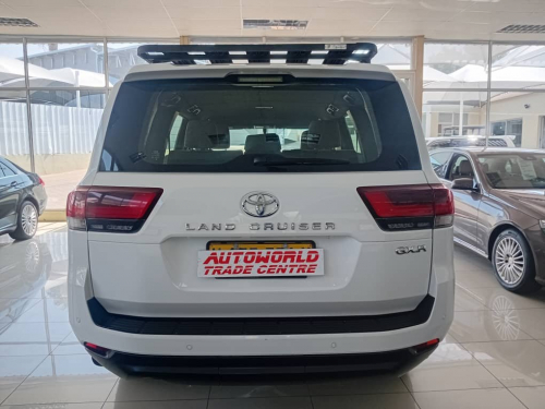 Toyota Landcruiser 300 v6 3.3D GX-R in Namibia