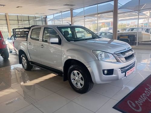 Isuzu KB 240 LE D/c 4x4 in Namibia