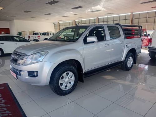 Isuzu KB 240 LE D/c 4x4 in Namibia