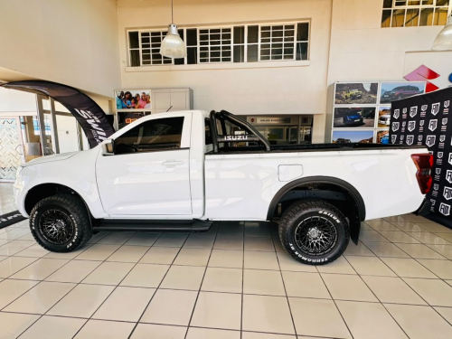 Isuzu 3.0 D-MAX DDI S/C HR LS A/T in Namibia