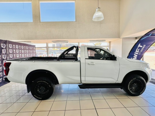 Isuzu 3.0 D-MAX DDI S/C HR LS A/T in Namibia