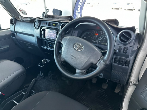 Toyota LANDCRUISER 79 4.5 V8 in Namibia