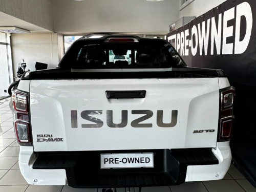 Isuzu D-MAX 3.0 V-CROSS in Namibia