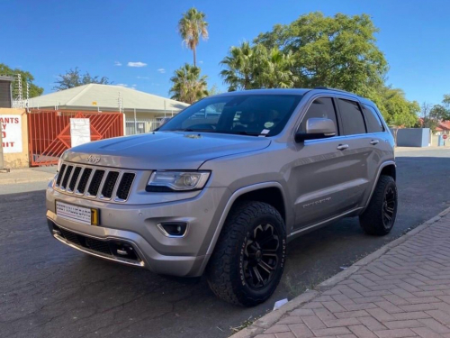 Jeep Grand Cherokee V6 3,6lt Overland 4x4 in Namibia