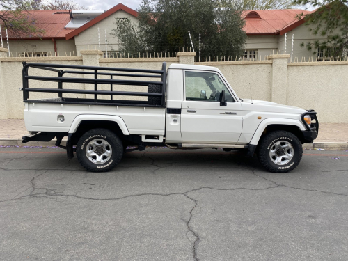 Toyota Land Cruiser 4.2 Diesel Scab 4x4 in Namibia