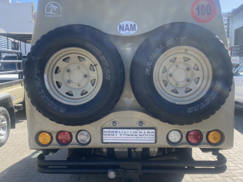 Toyota Land Cruiser 4.2 Diesel Safari 9-Seater in Namibia
